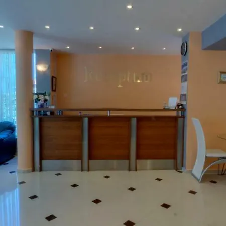 Отель Sandor 2*